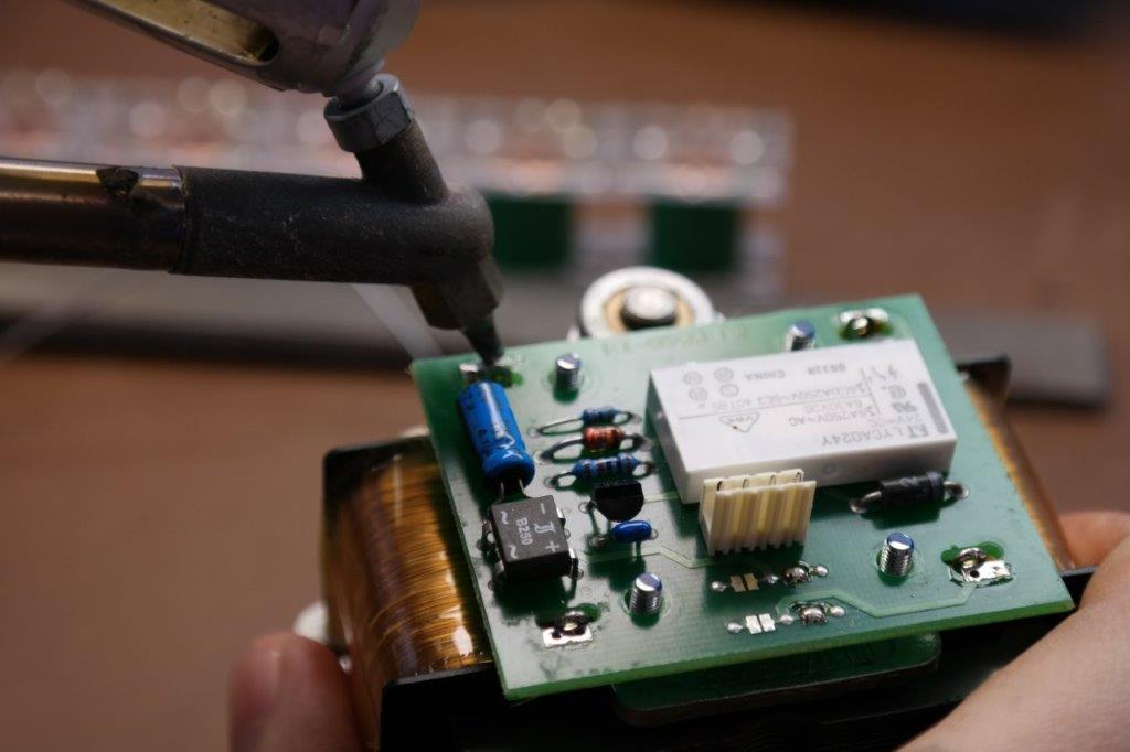 Elektronische Baugruppenmontage